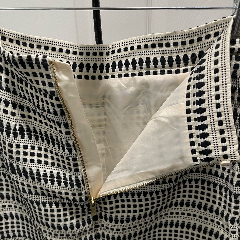 🛑 H&M Designed Skirt- Size 8 - Picture 7 of 10